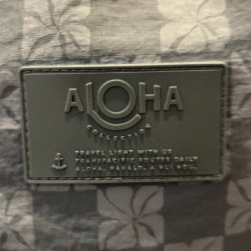 Aloha Collection Keep It Light Backpack in Pua Check - Picture 10 of 15